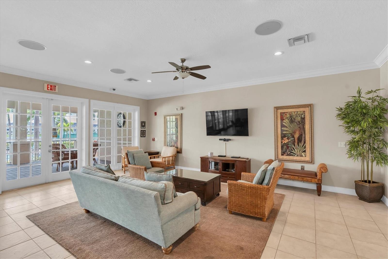 SEMINOLE ISLE CONDO - Residential