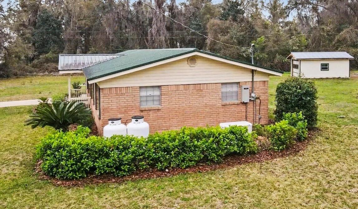 PINEMOUNT VILLAGE - Residential