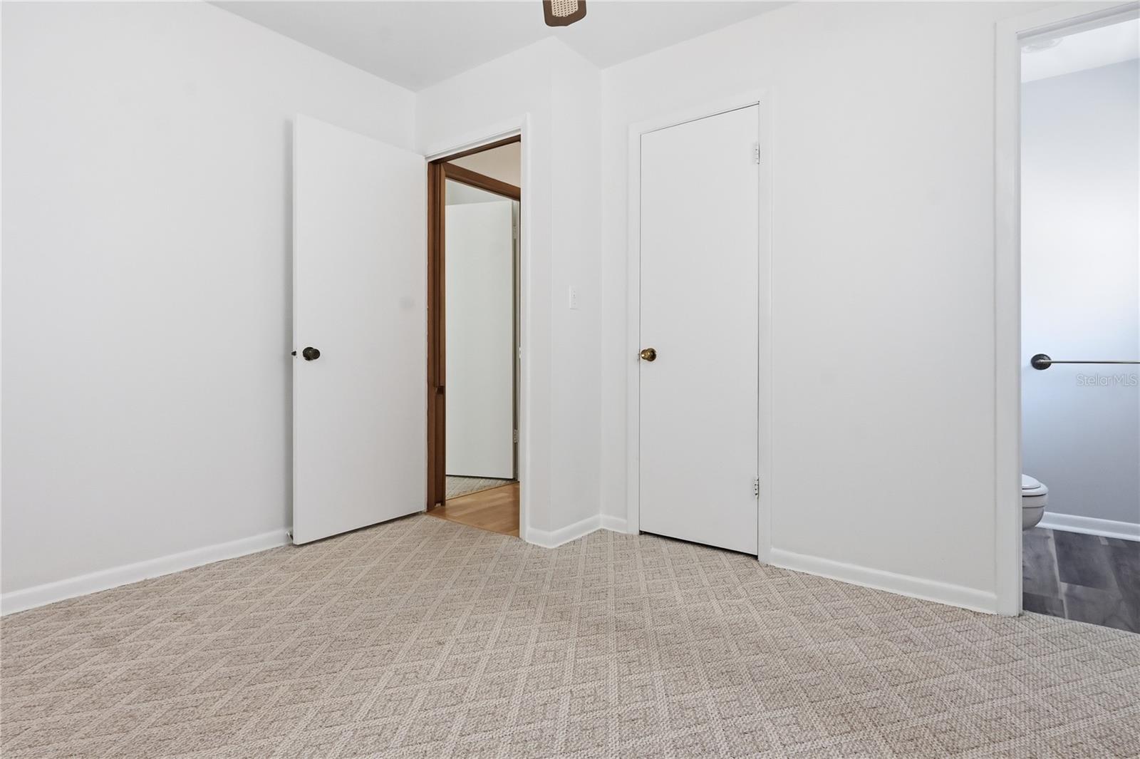 PINEMOUNT VILLAGE - Residential