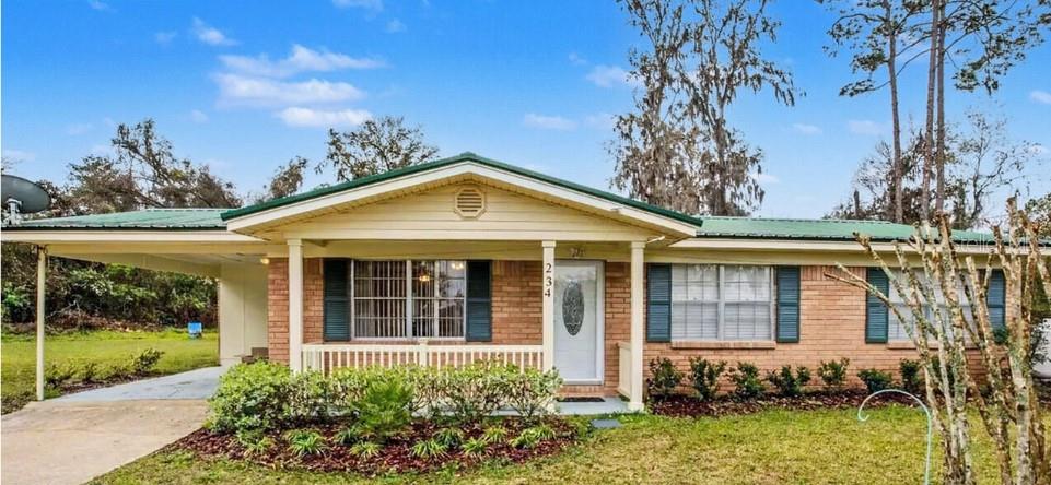 PINEMOUNT VILLAGE - Residential