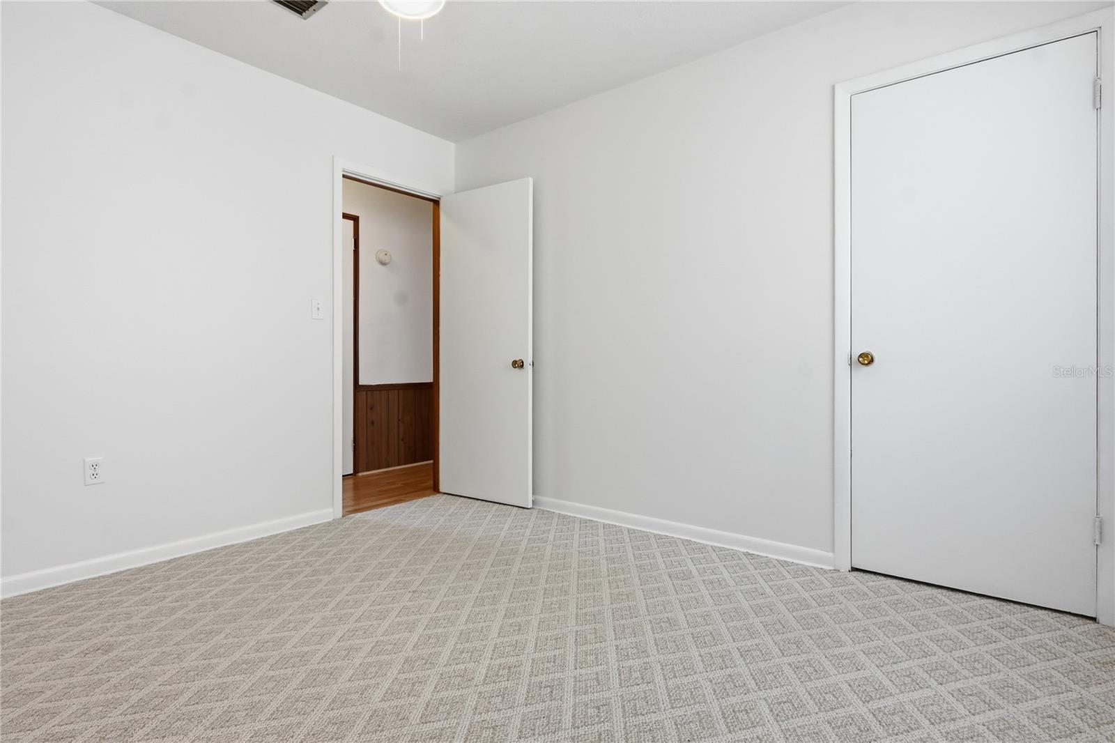 PINEMOUNT VILLAGE - Residential
