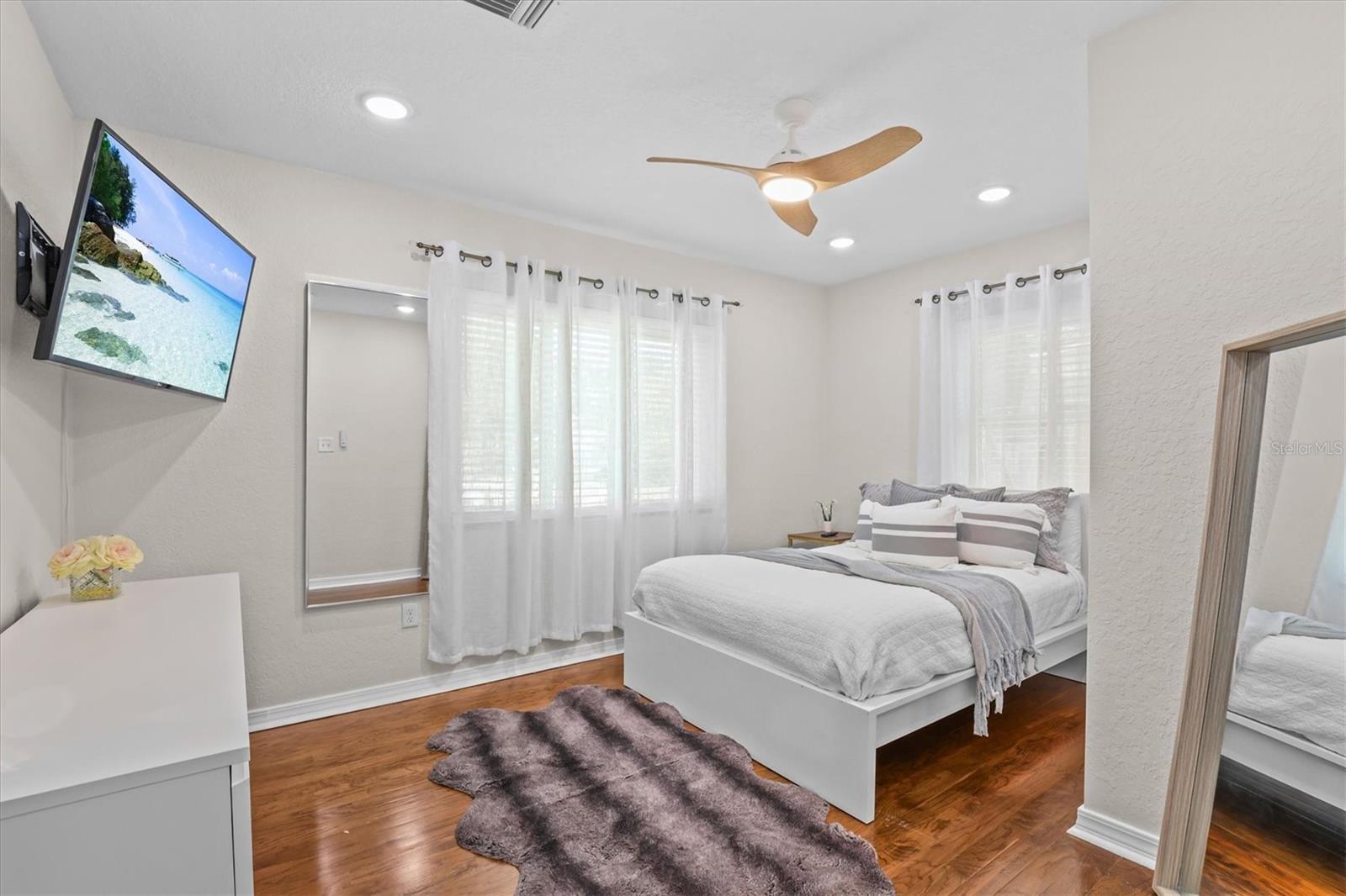 SHORE CREST - Residential