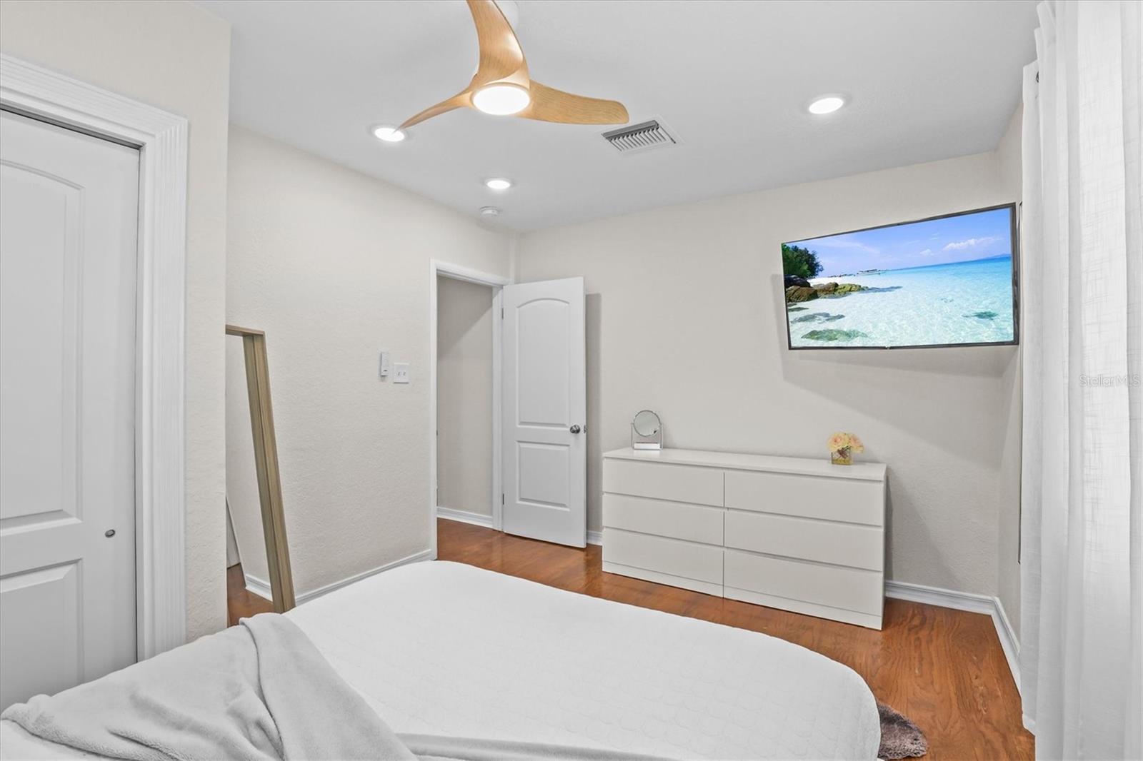 SHORE CREST - Residential
