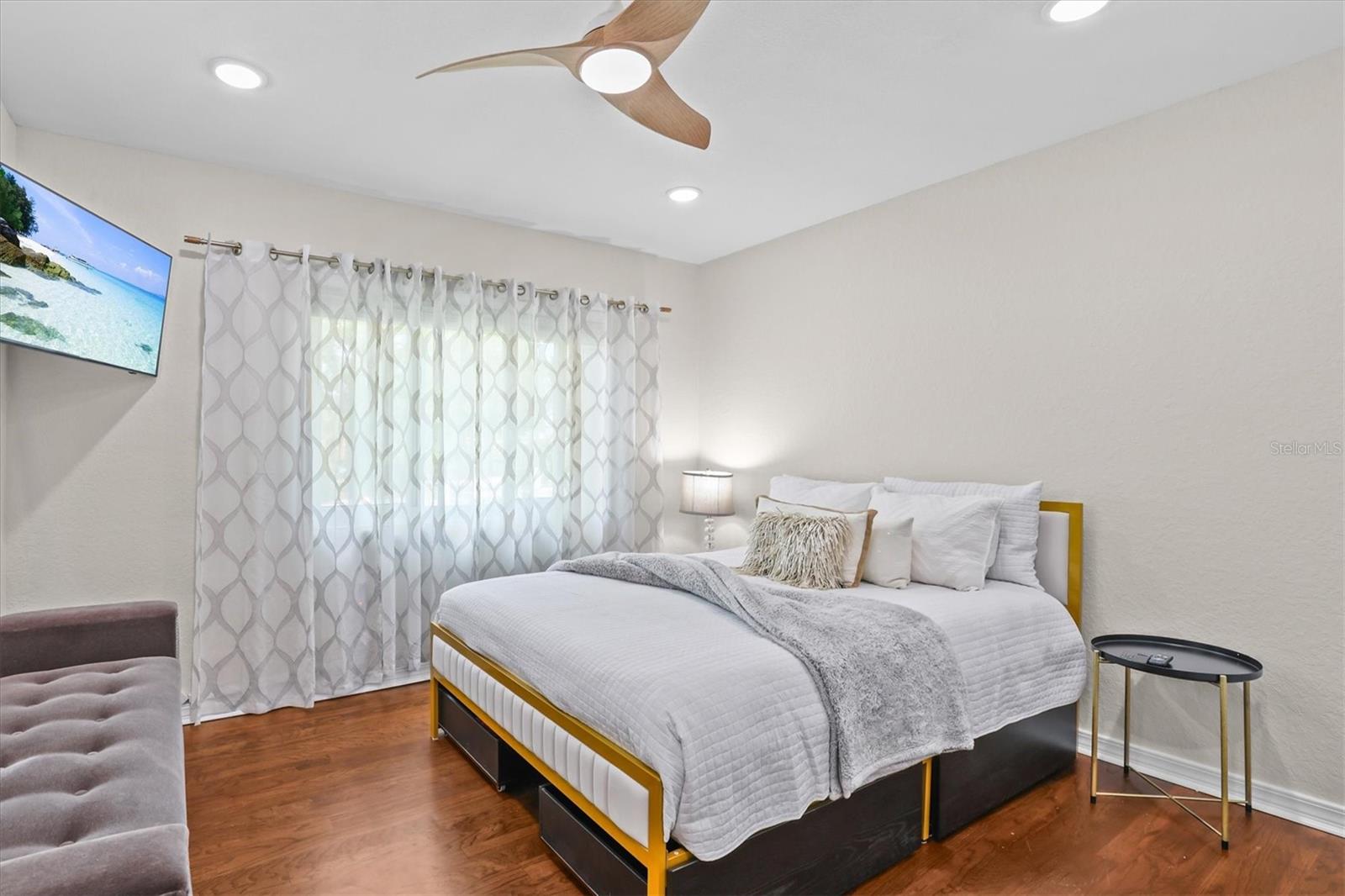 SHORE CREST - Residential