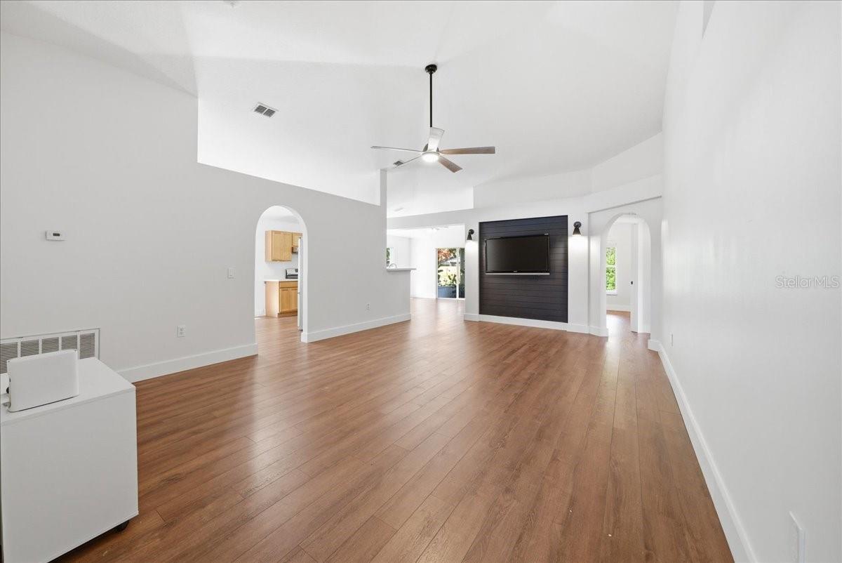 SUBDIVISION NAME: SUN VALLEY SUBD UNIT 4 - Residential