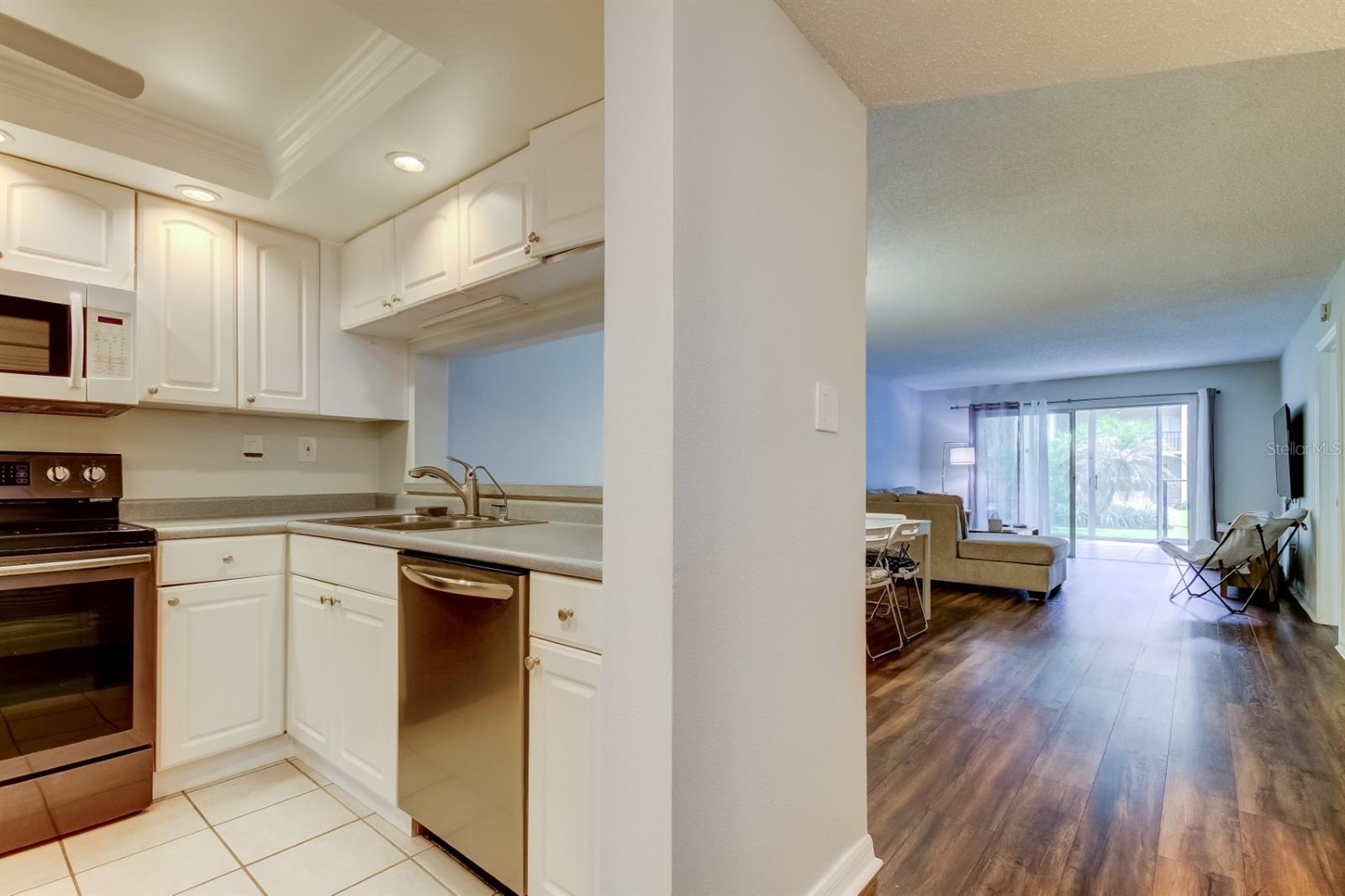 LAKE TARPON SAIL & TENNIS CLUB - Residential Lease