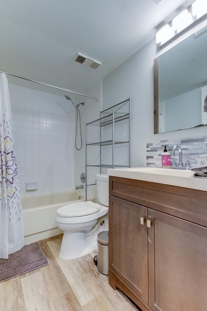 LAKE TARPON SAIL & TENNIS CLUB - Residential Lease