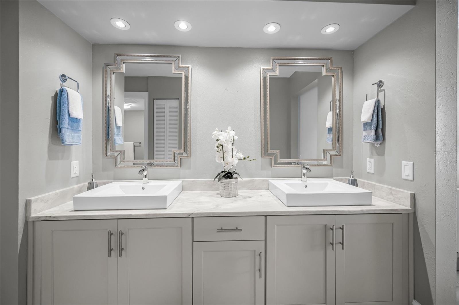 DANS ISLAND ON SAND KEY CONDO - Residential