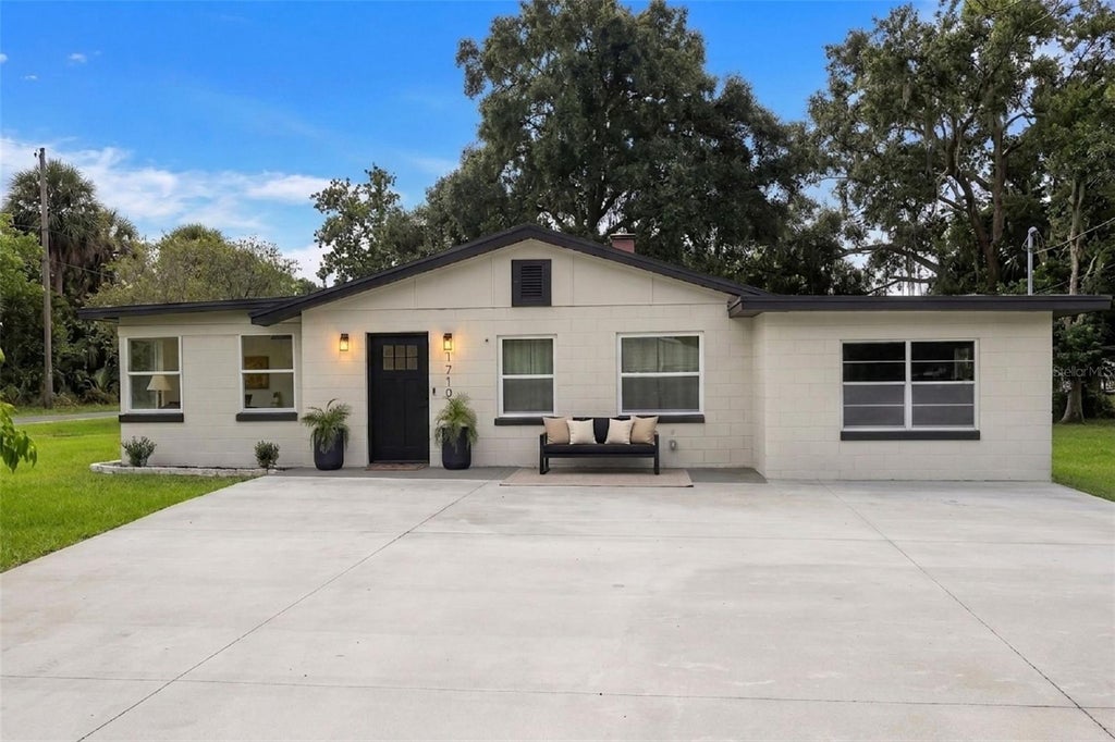 Photo of 1710 Holly Boulevard, Deland, FL 32720 (MLS # V4951669)