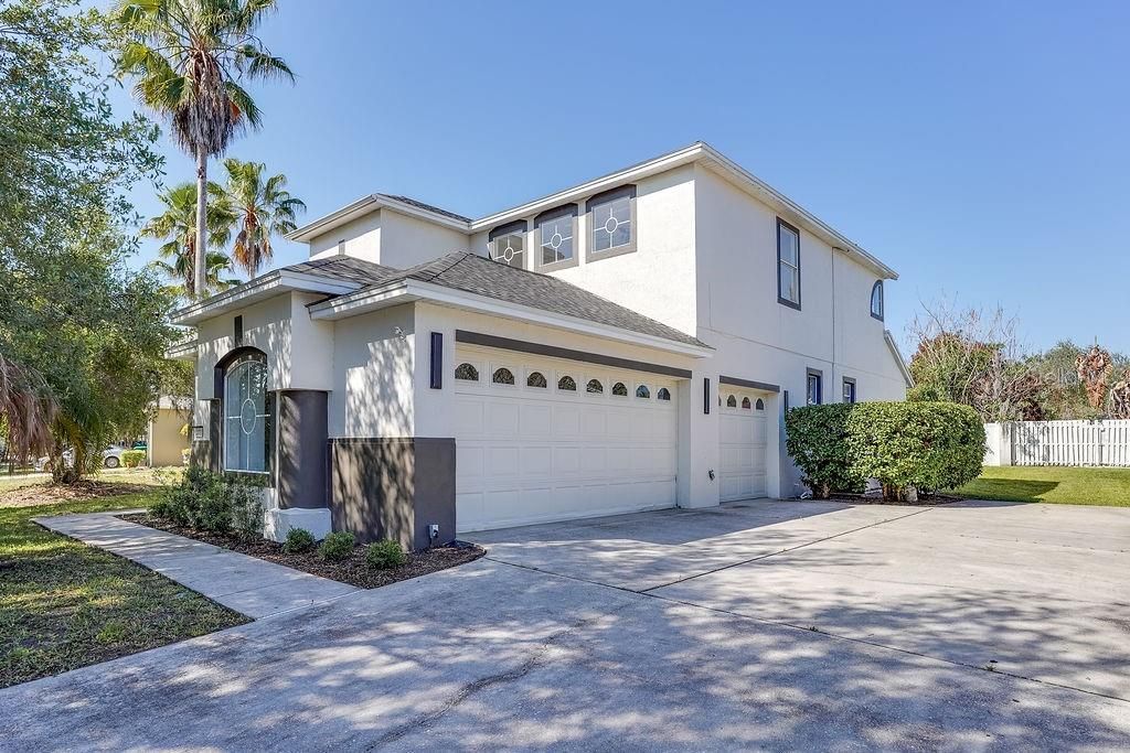 Photo of 14927 Faversham Circle, Orlando, FL 32826 (MLS # O6400338)