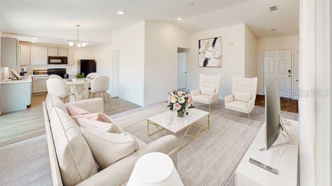 50 FRENEAU LANE W