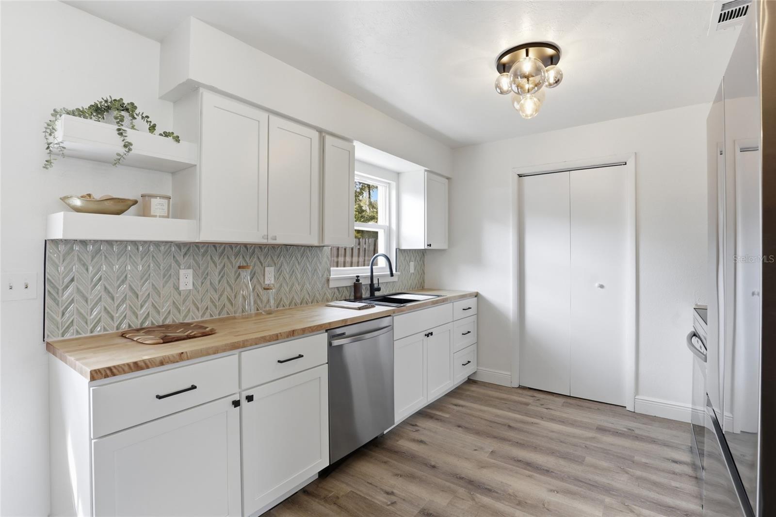 NEWBERRY, WALTONS ADDITION - Residential