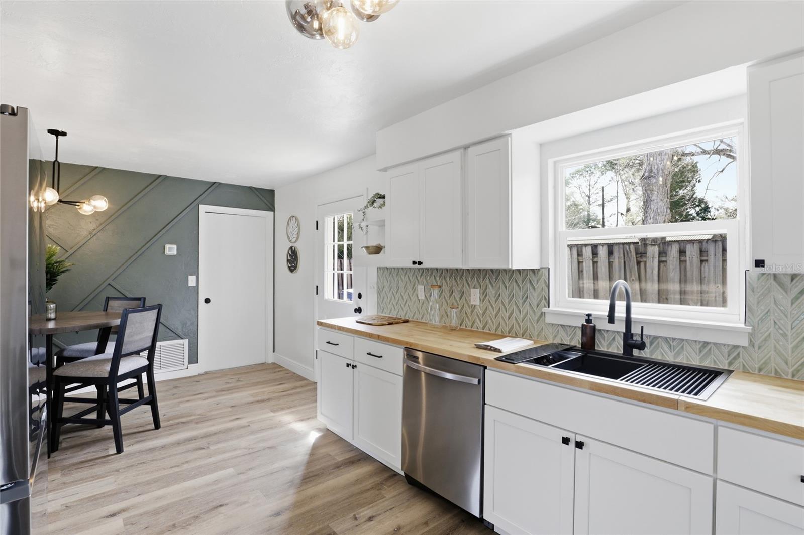 NEWBERRY, WALTONS ADDITION - Residential