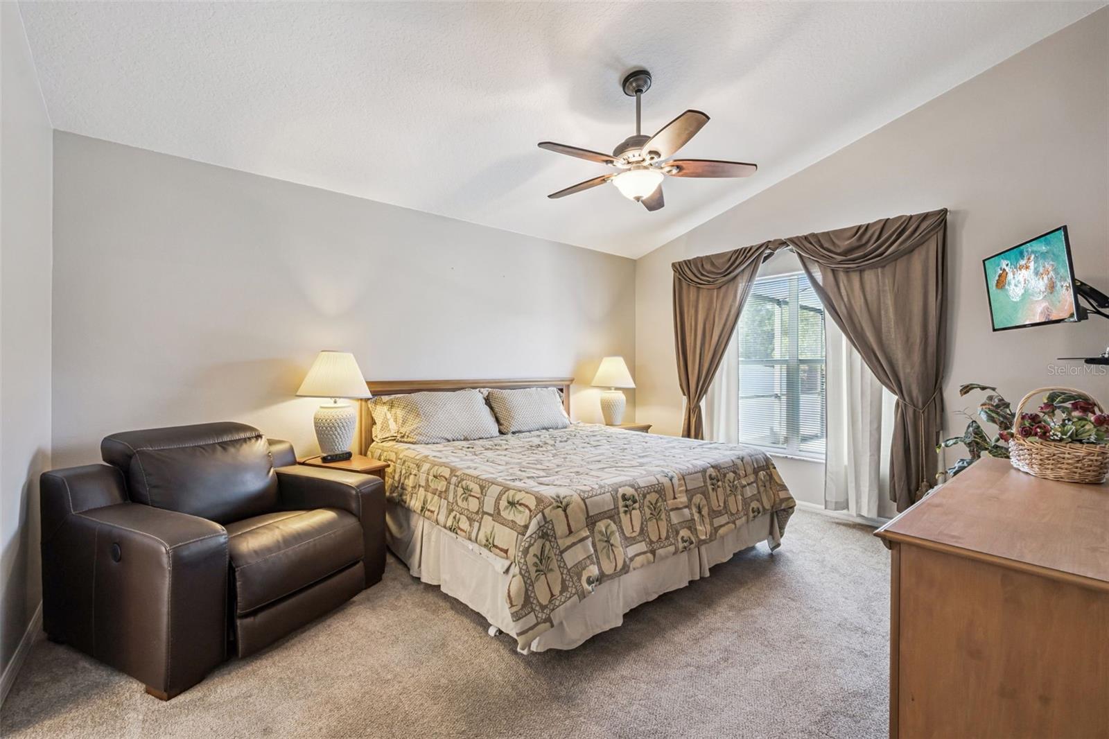 EAGLE POINTE - Residential