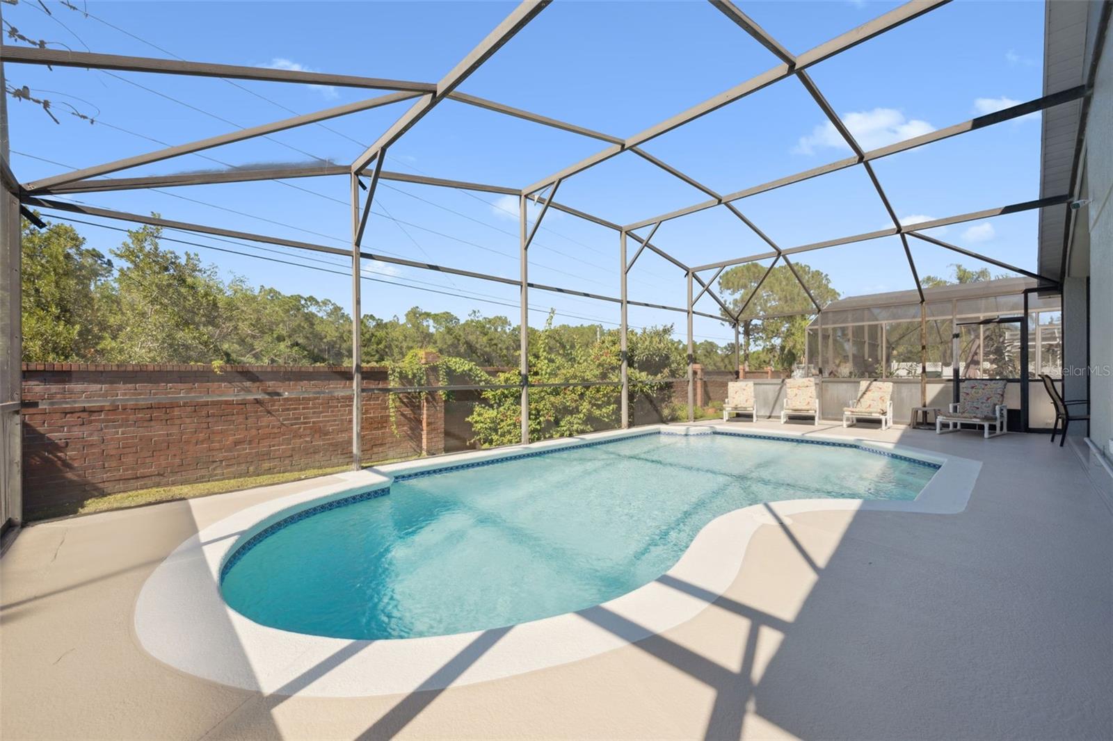 EAGLE POINTE - Residential