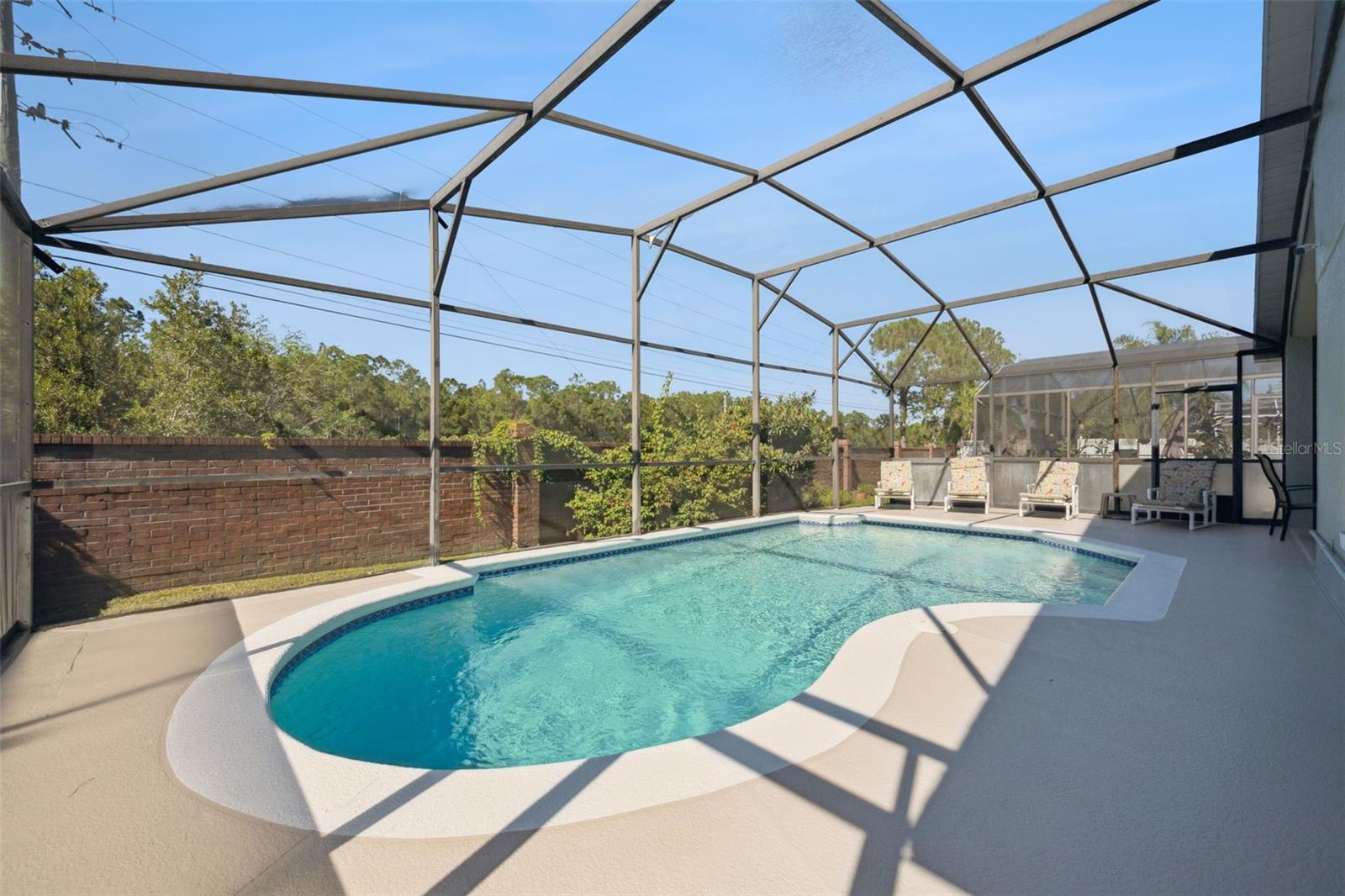 EAGLE POINTE - Residential