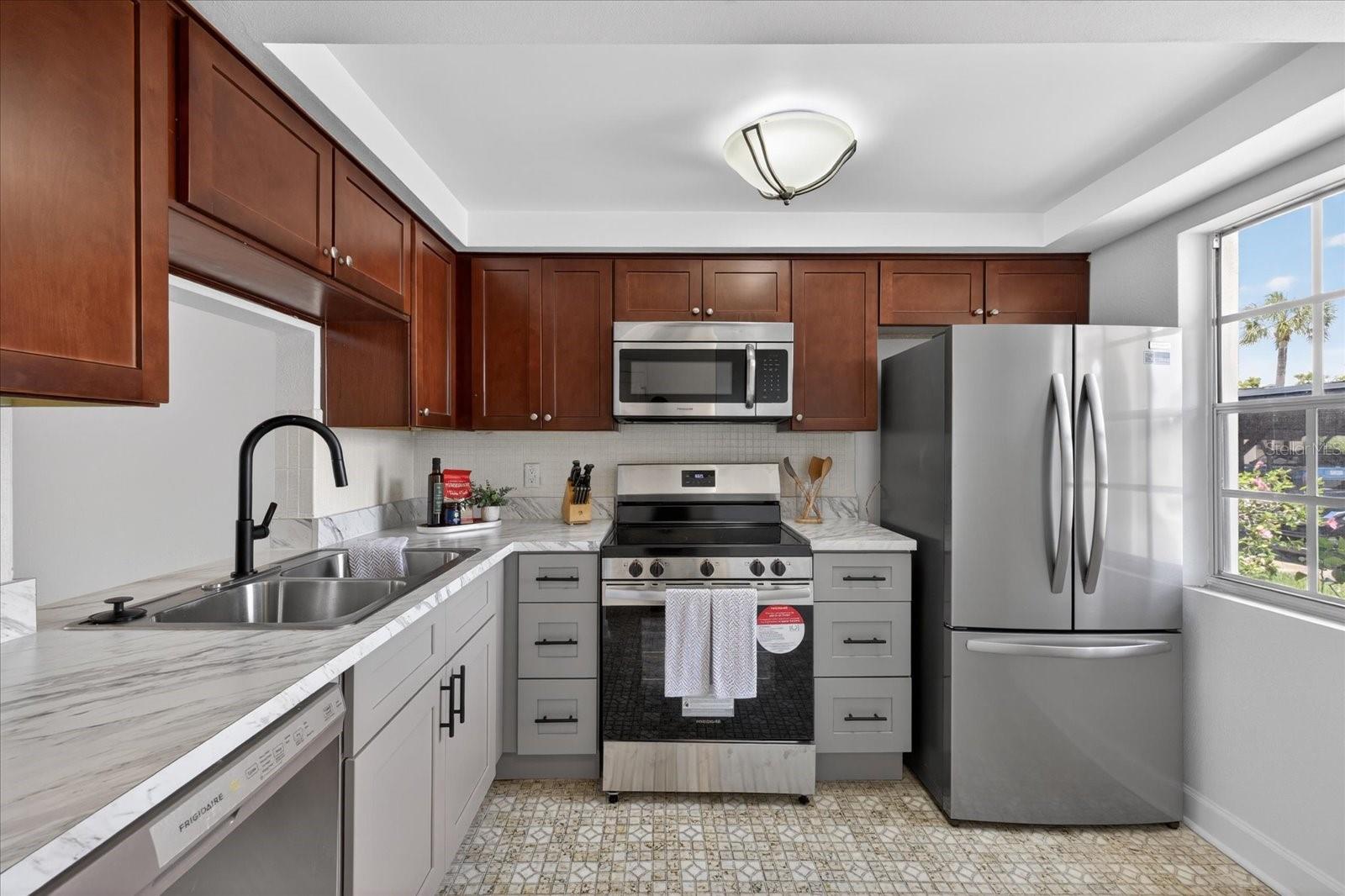 GARDENS BEACON SQUARE CONDO 4A - Residential