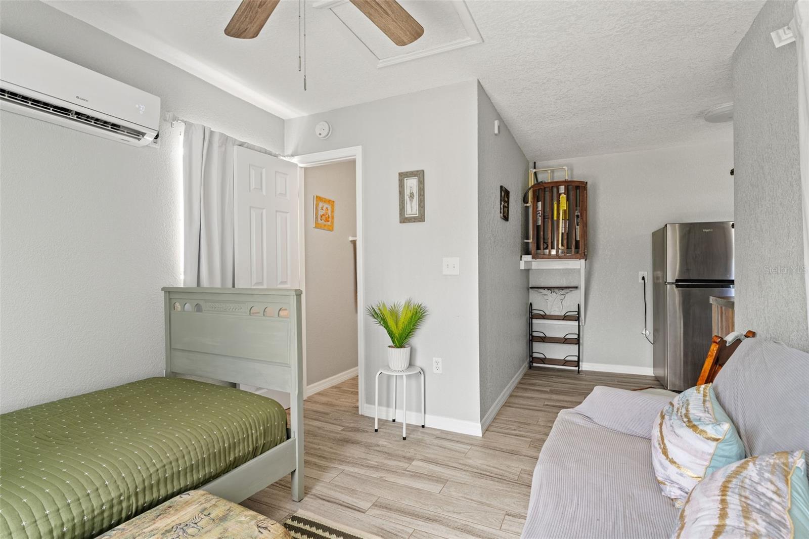 SPRING HILL UNIT 8 - Residential