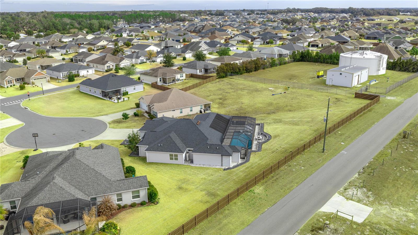 OXFORD OAKS PHASE 1 - Residential