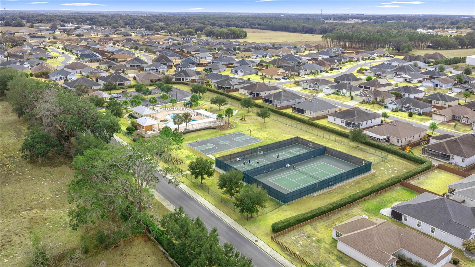 OXFORD OAKS PHASE 1 - Residential