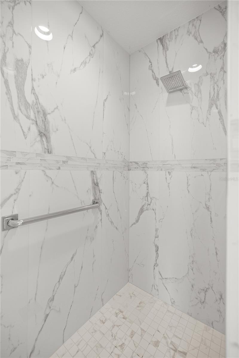 OXFORD OAKS PHASE 1 - Residential