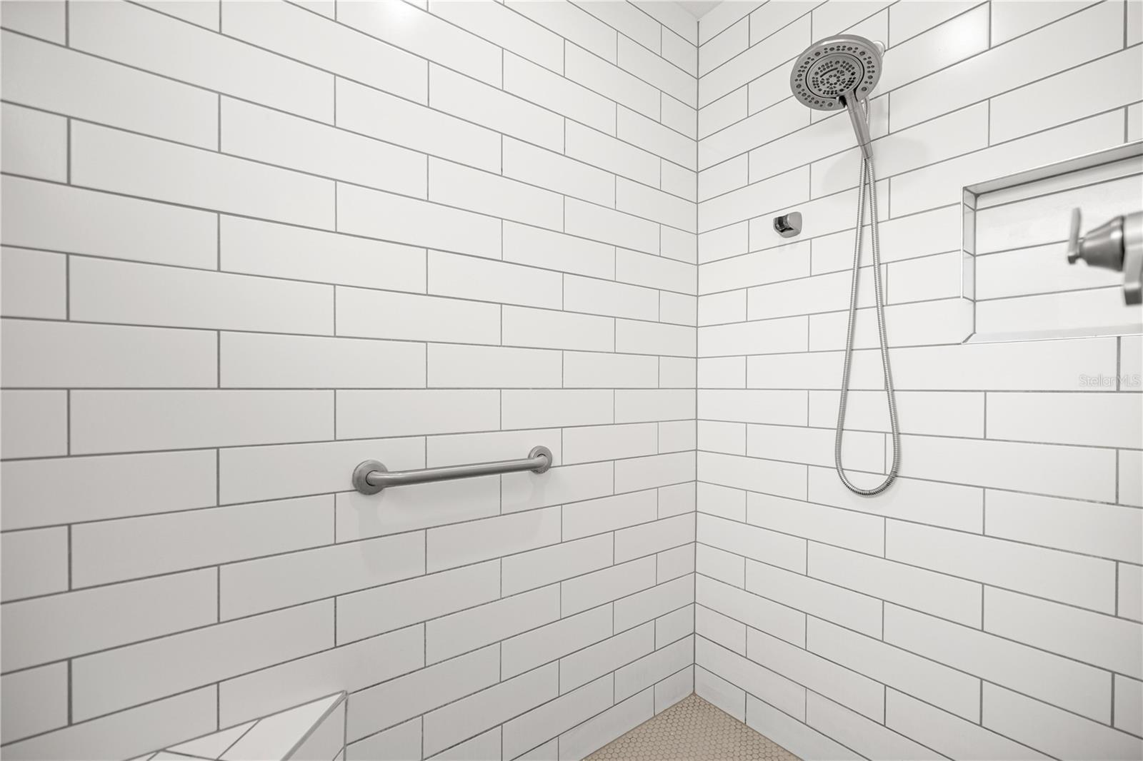 OXFORD OAKS PHASE 1 - Residential