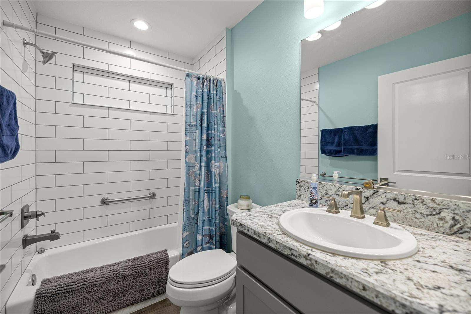 OXFORD OAKS PHASE 1 - Residential