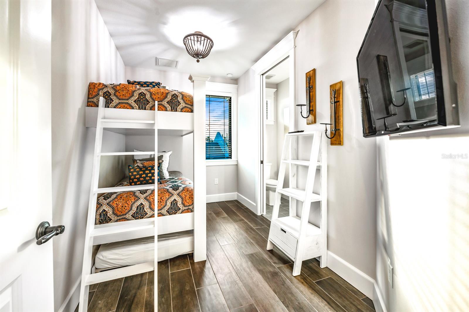 SAINT ARMANDS DIV JOHN RINGLING ESTATES - Residential