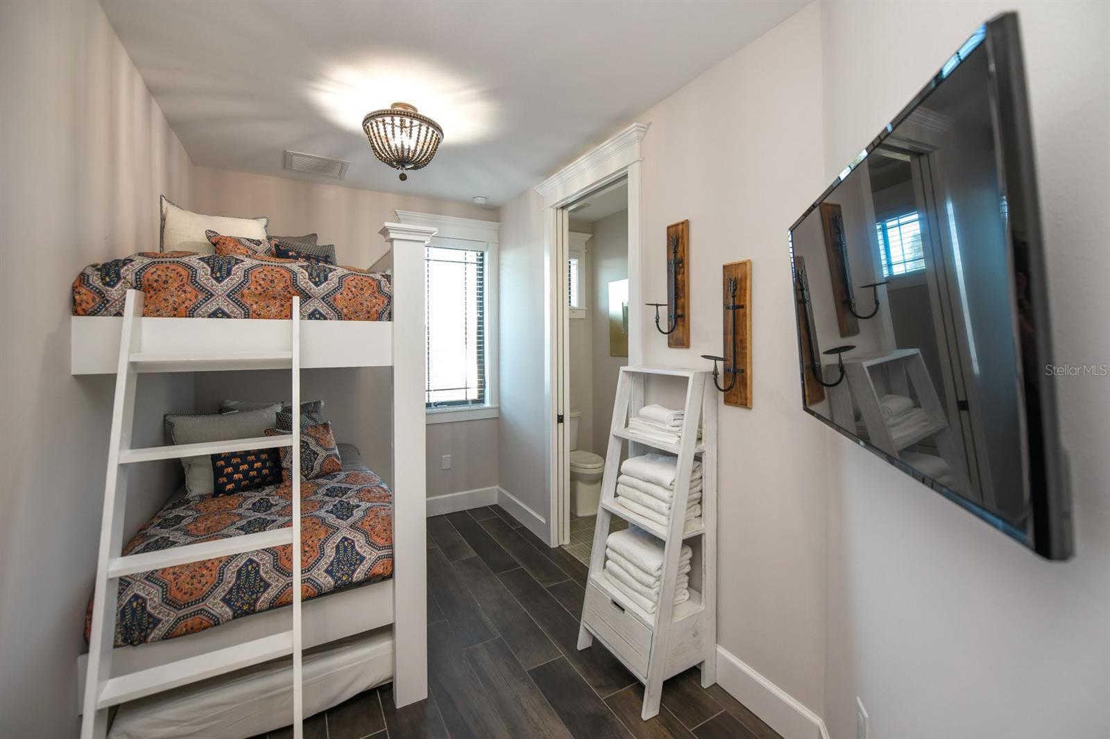 SAINT ARMANDS DIV JOHN RINGLING ESTATES - Residential