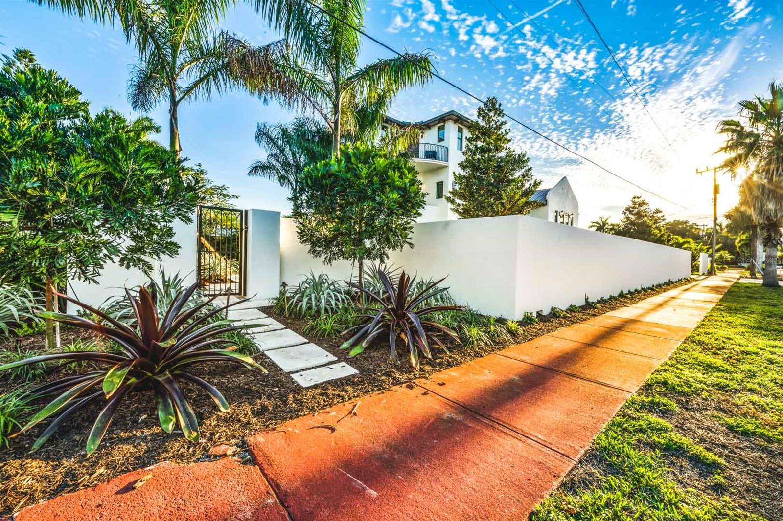 SAINT ARMANDS DIV JOHN RINGLING ESTATES - Residential