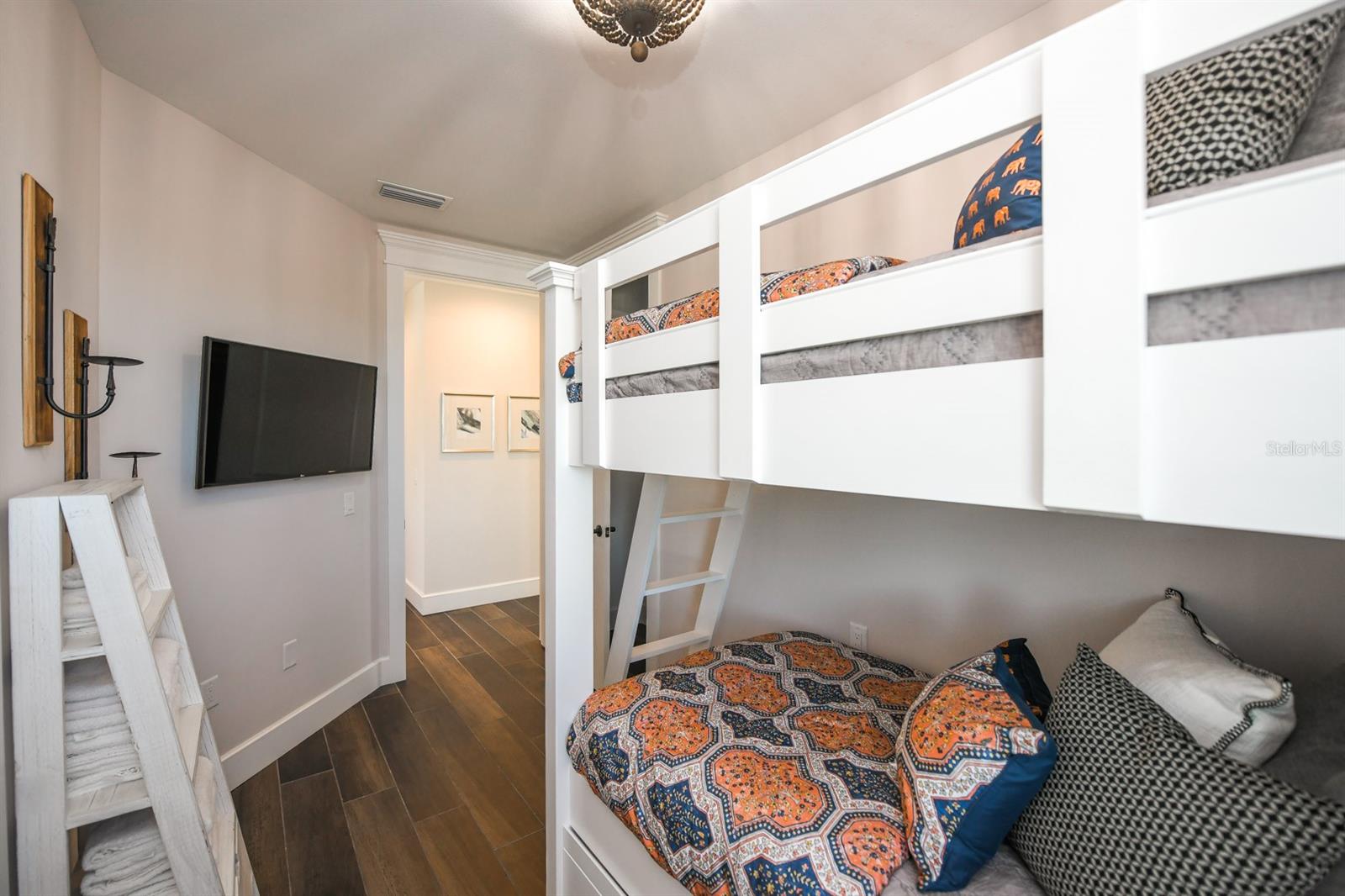 SAINT ARMANDS DIV JOHN RINGLING ESTATES - Residential