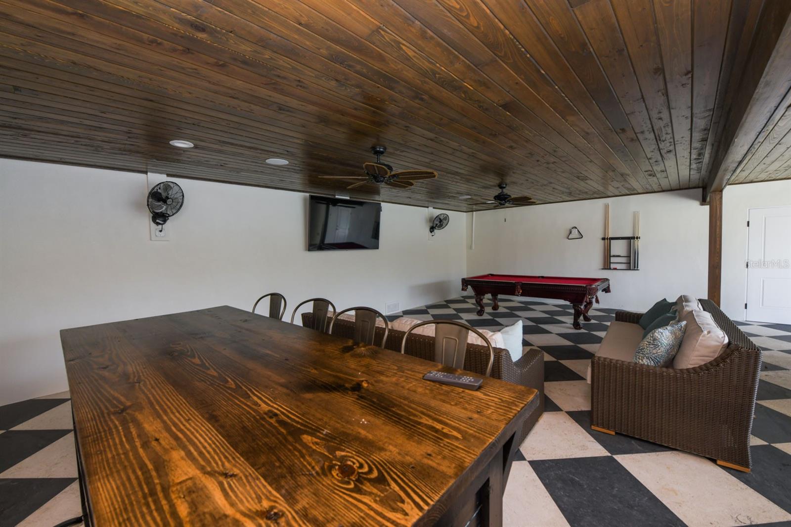 SAINT ARMANDS DIV JOHN RINGLING ESTATES - Residential