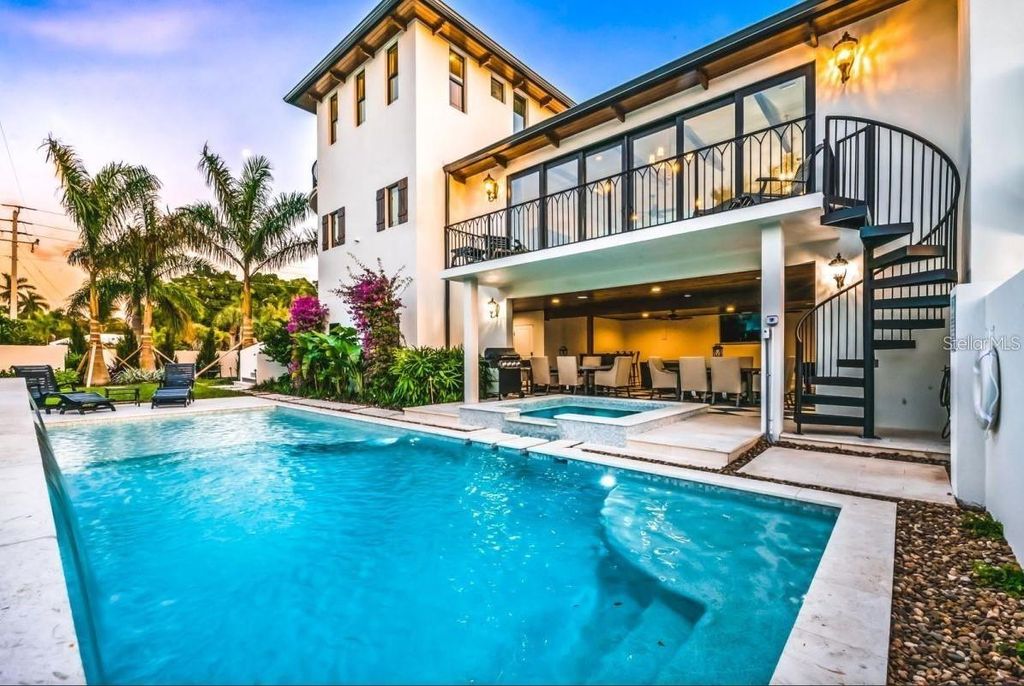 Photo of 340 Jackson Drive, Sarasota, FL 34236 (MLS # A4653979)