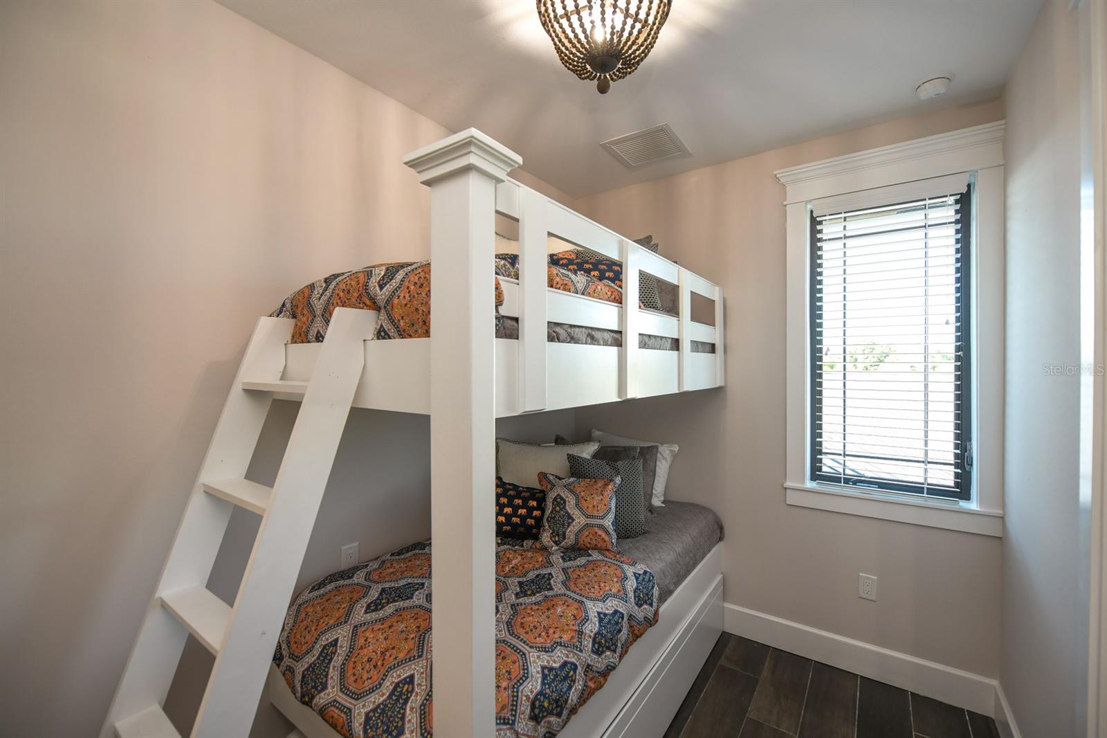 SAINT ARMANDS DIV JOHN RINGLING ESTATES - Residential