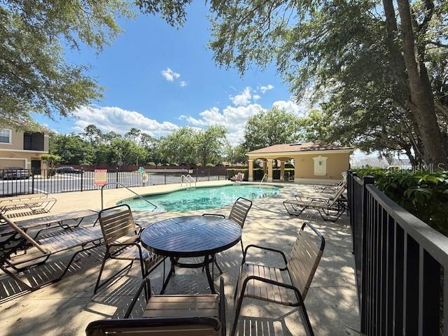 VILLAS AT CHASE GROVES A CONDO - Residential