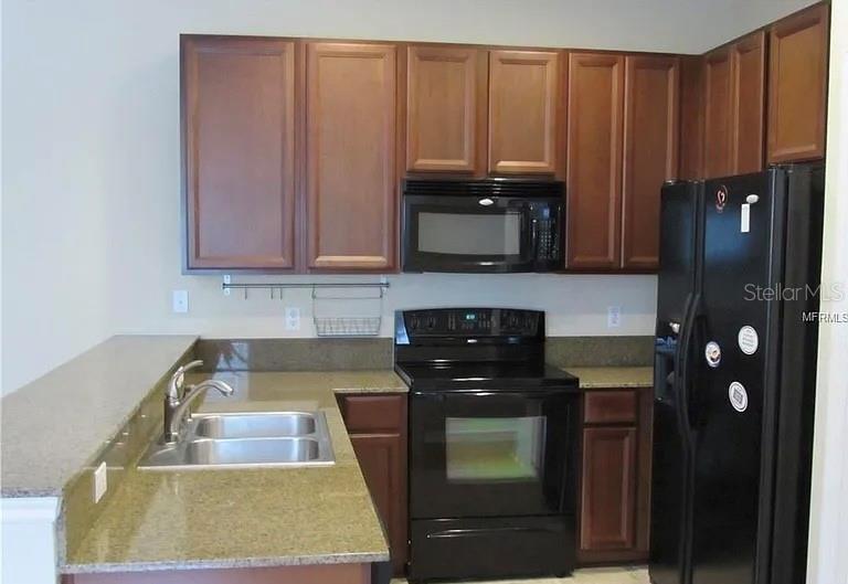 VILLAS AT CHASE GROVES A CONDO - Residential