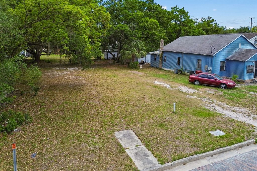 Photo of 104 S Warnell Street, Plant City, FL 33563 (MLS # TB8502118)