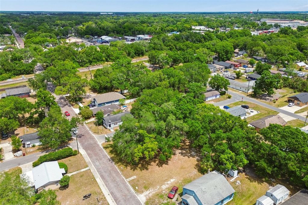 Photo of 104 S Warnell Street, Plant City, FL 33563 (MLS # TB8502118)