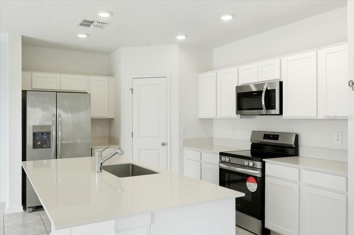 PEACE CREEK RESERVE - Residential Lease