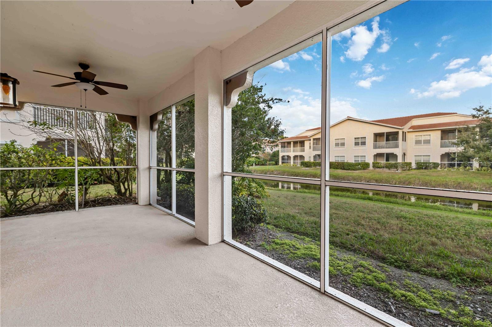 PLAZA DE FLORES - Residential