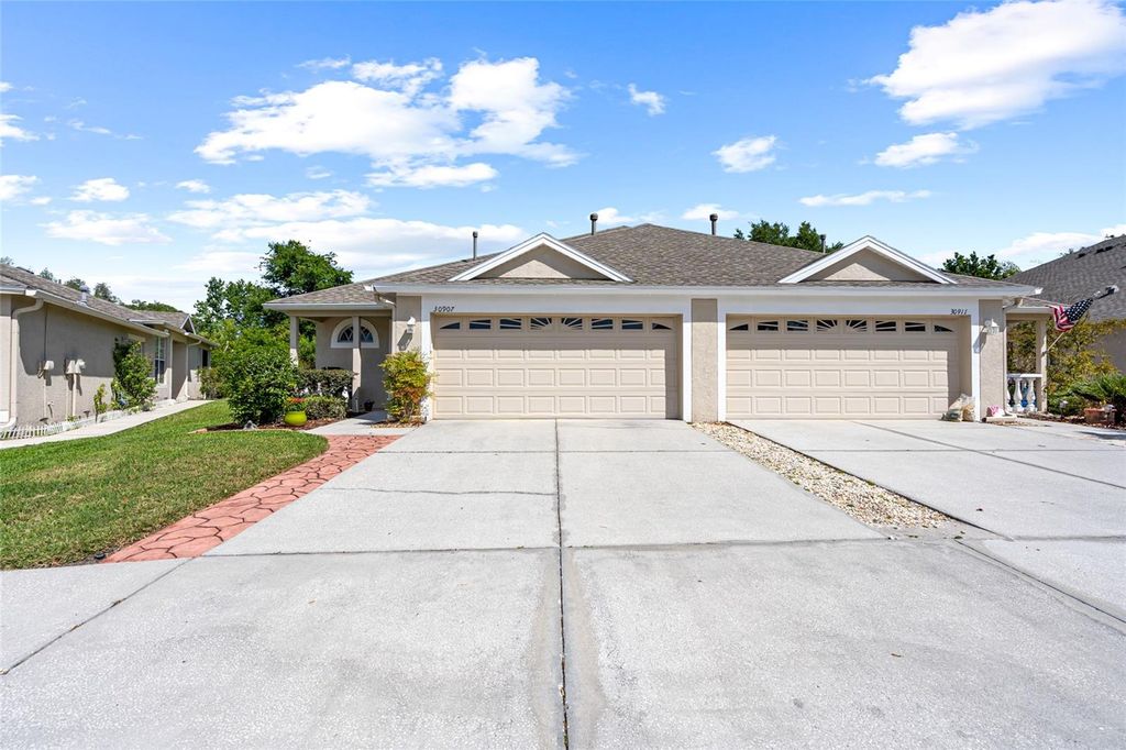 Photo of 30907 WHITLOCK DRIVE, WESLEY CHAPEL, FL 33543 (MLS # T3437299)