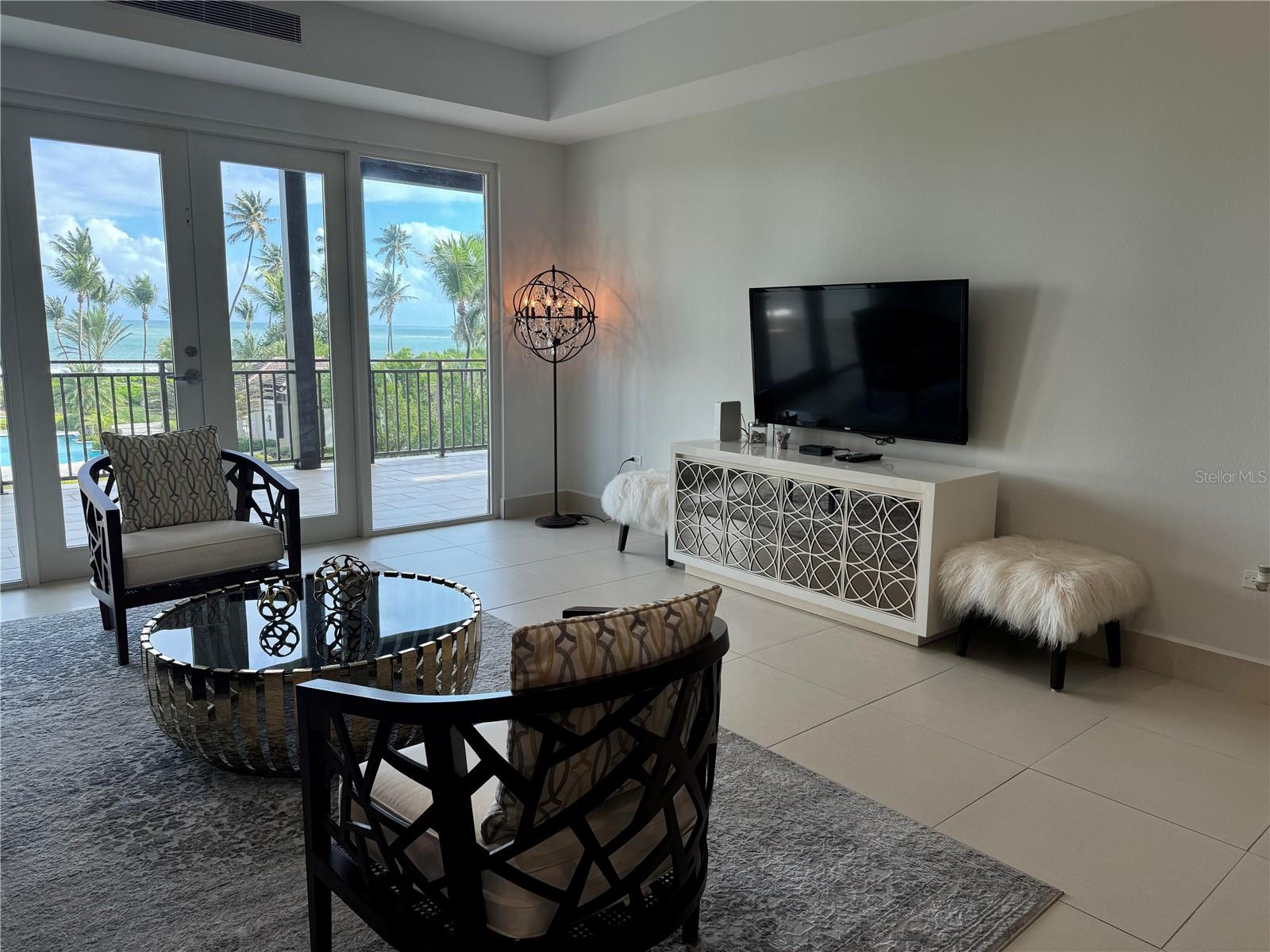 LAS VENTANAS CONDOMINIUM - Residential