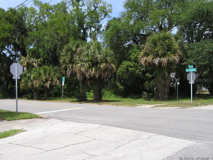 GREAT LOCATION TO BUILD A SMALL COMMERCIAL BUILDING. IDEAL FOR SERVICE RELATED OFFICE SPACE. GREAT VISIBILITY FROM US1. LOT DIMENSSIONS 170' X 60'; Cleared: Partial ;Water: Available at Site