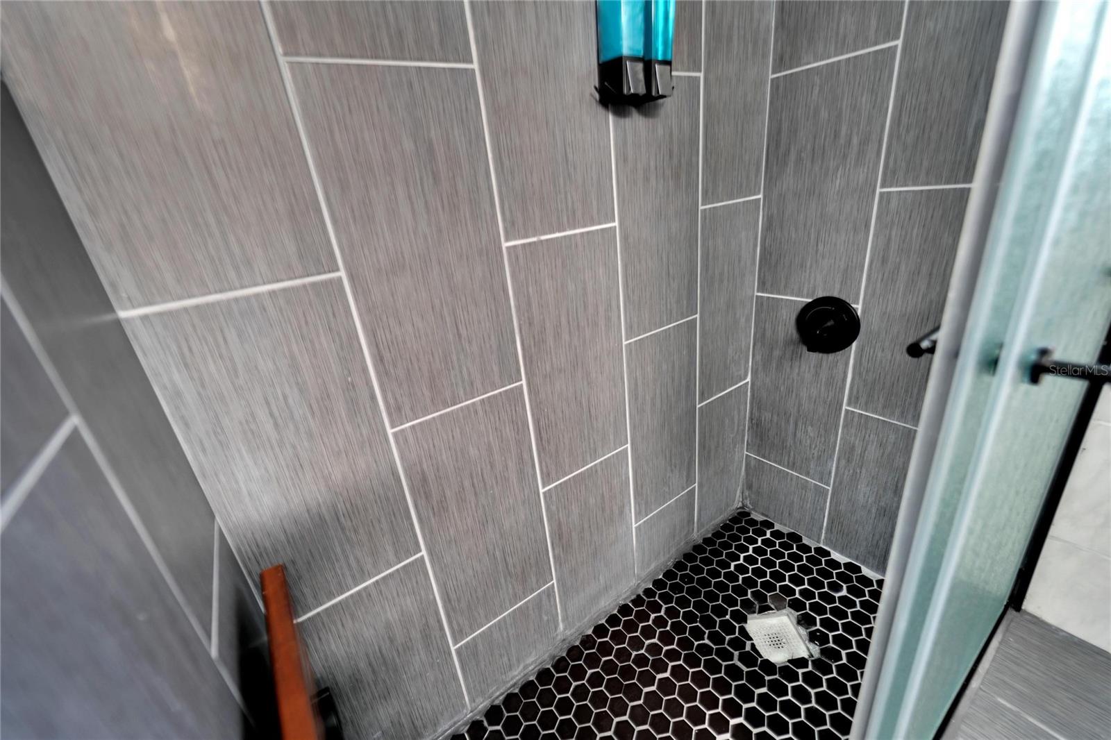 HELLEKES SUB - Residential