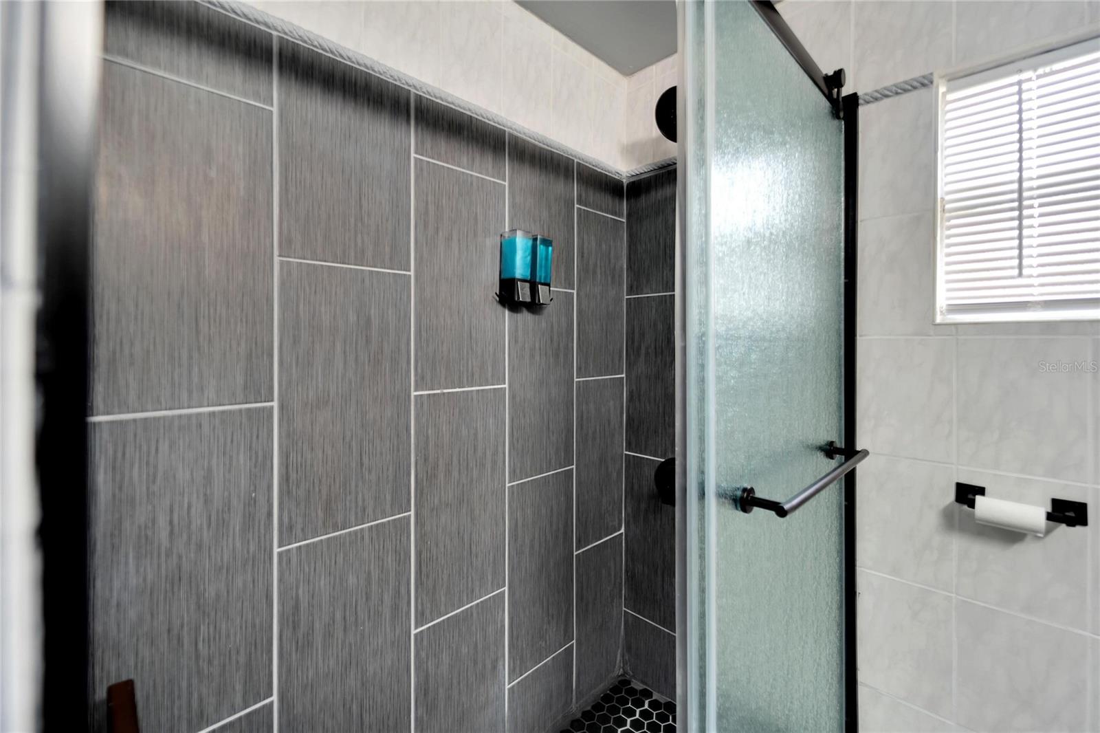 HELLEKES SUB - Residential