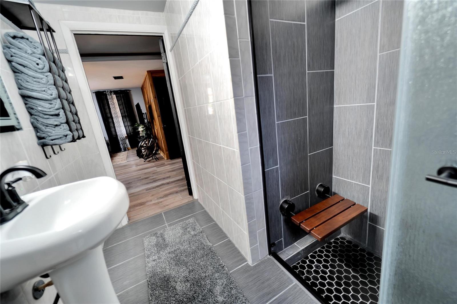 HELLEKES SUB - Residential