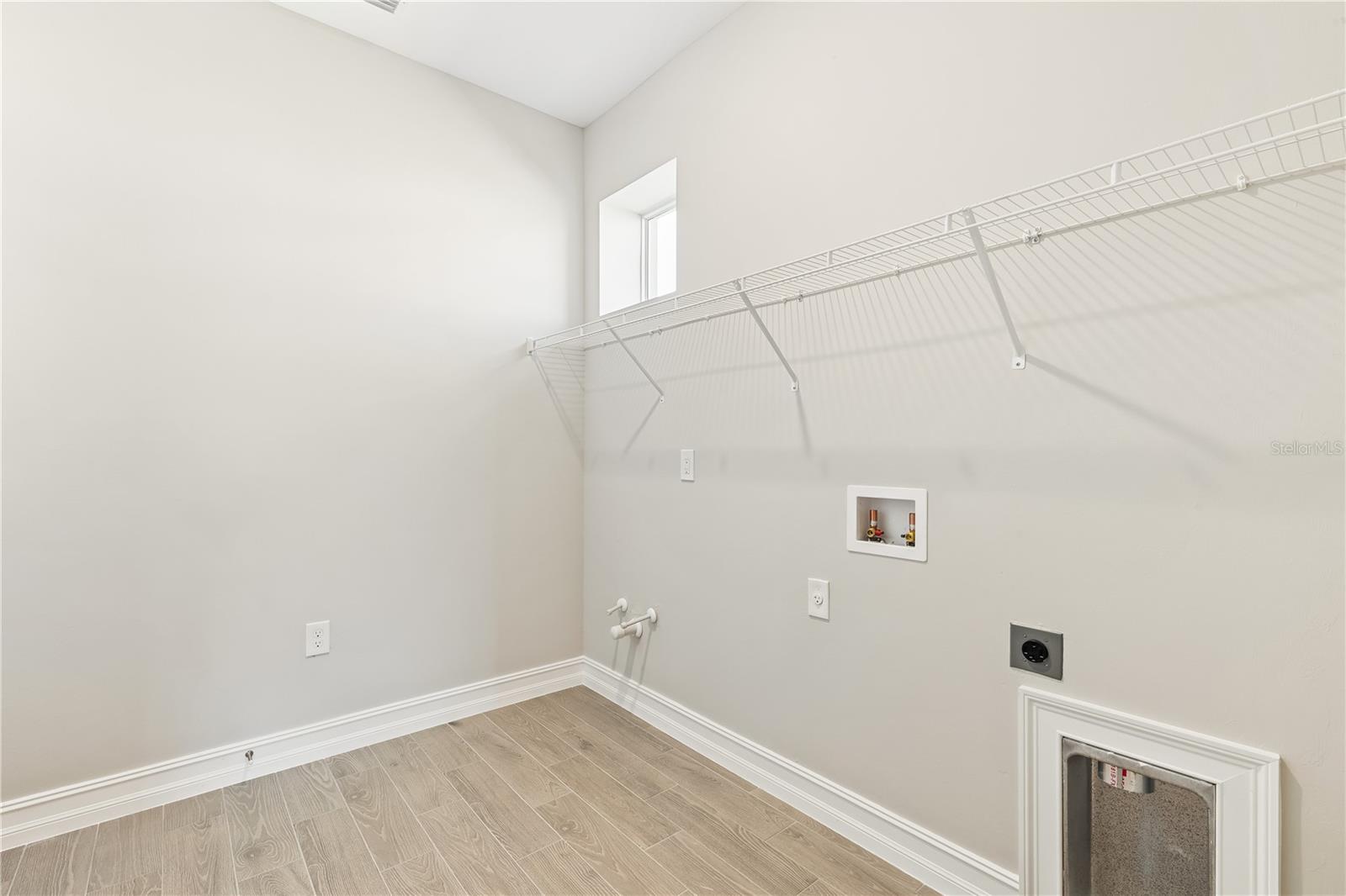 CORAL LAKES - CORAL CREEK - Residential