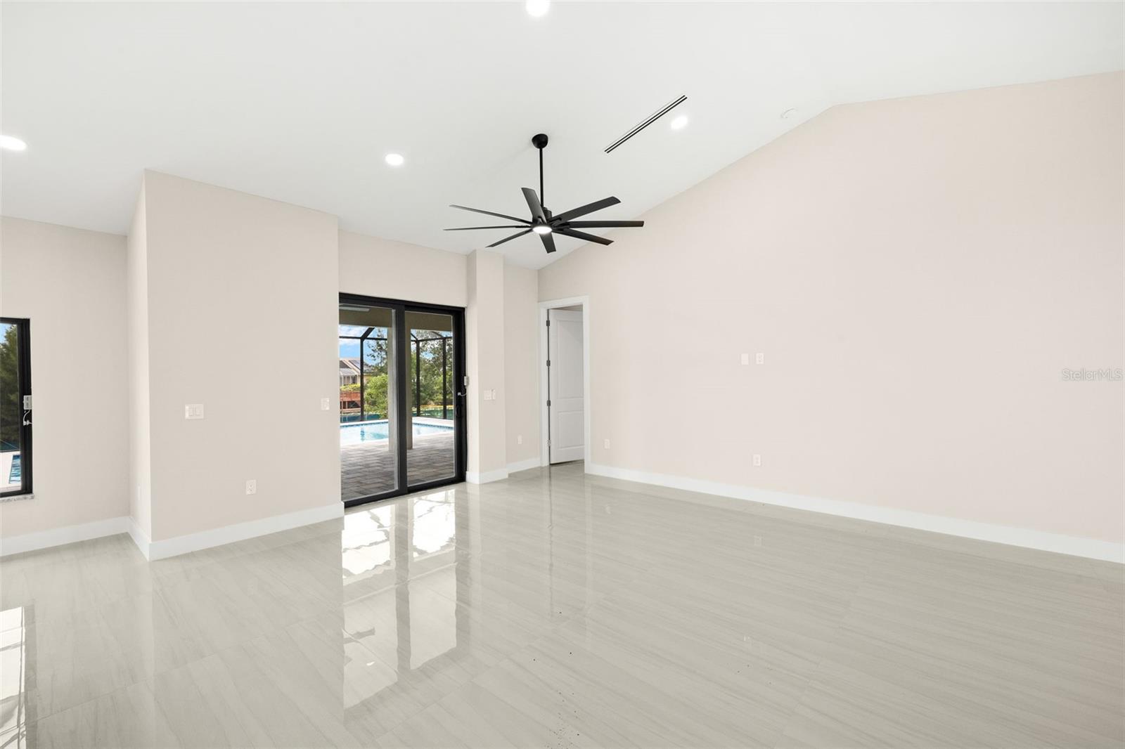 2933 SE SANTA BARBARA PLACE