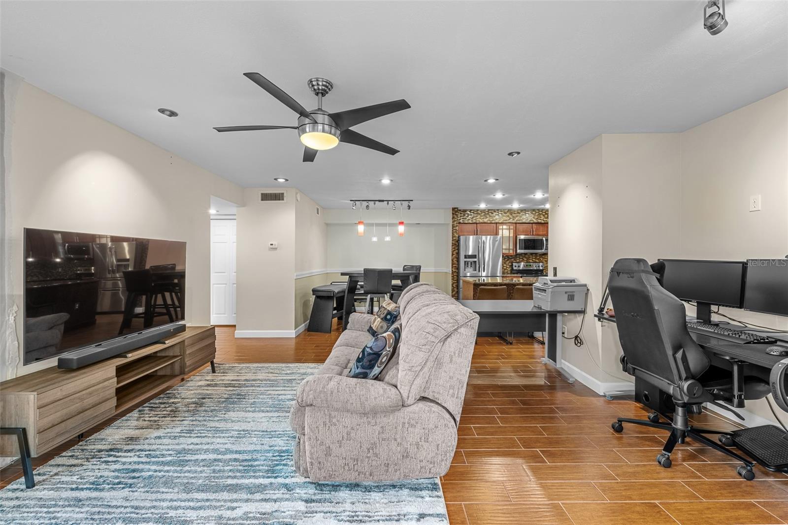 HIGHLANDS AT HUNTERS GREEN A CONDO - Residential