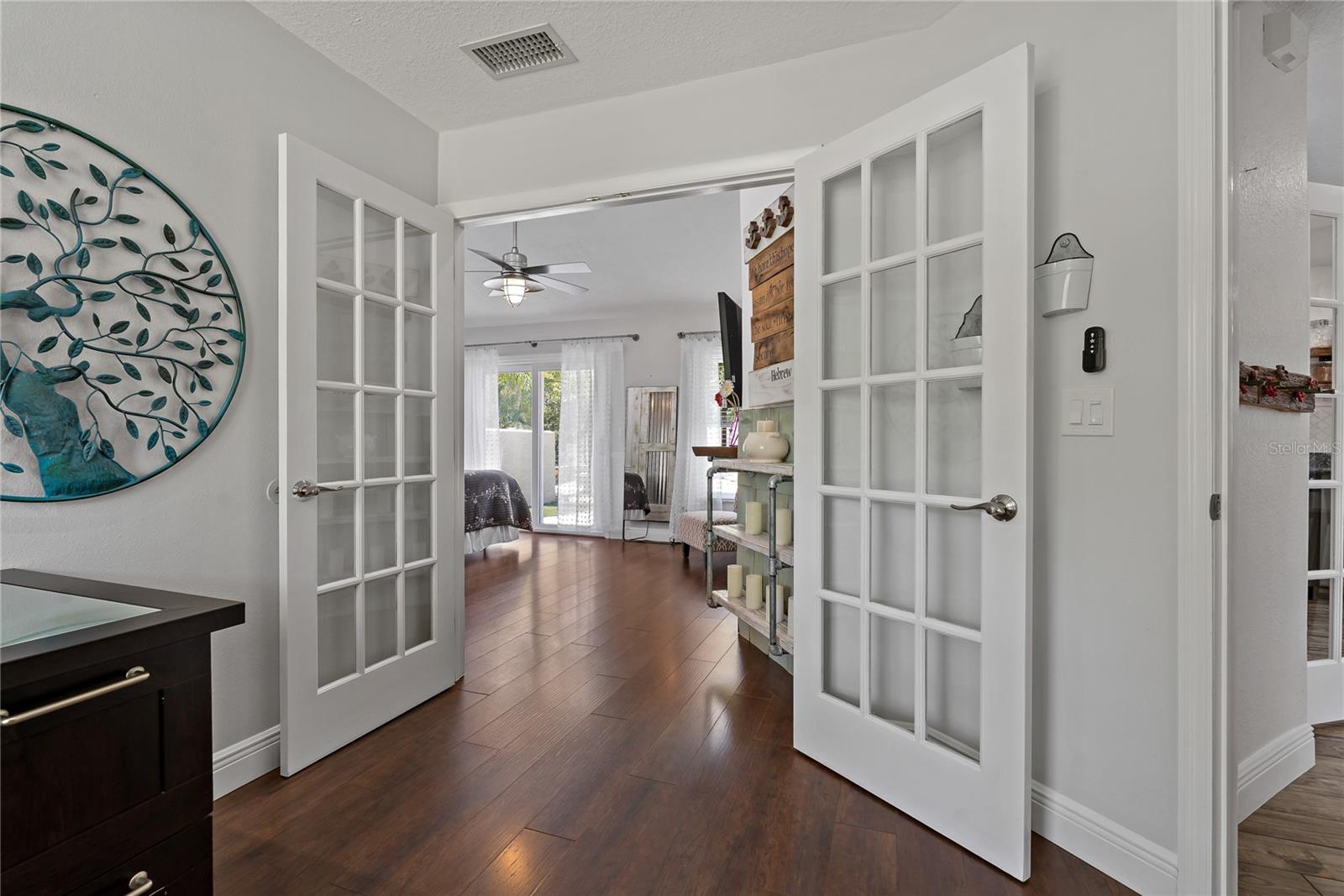 RUSTIC OAKS 1ST ADD - Residential Lease